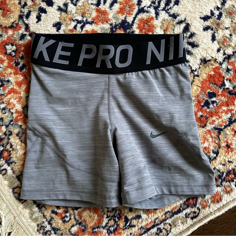 Women’s Nike Pro 3” Training Shorts Size XS Gently Used